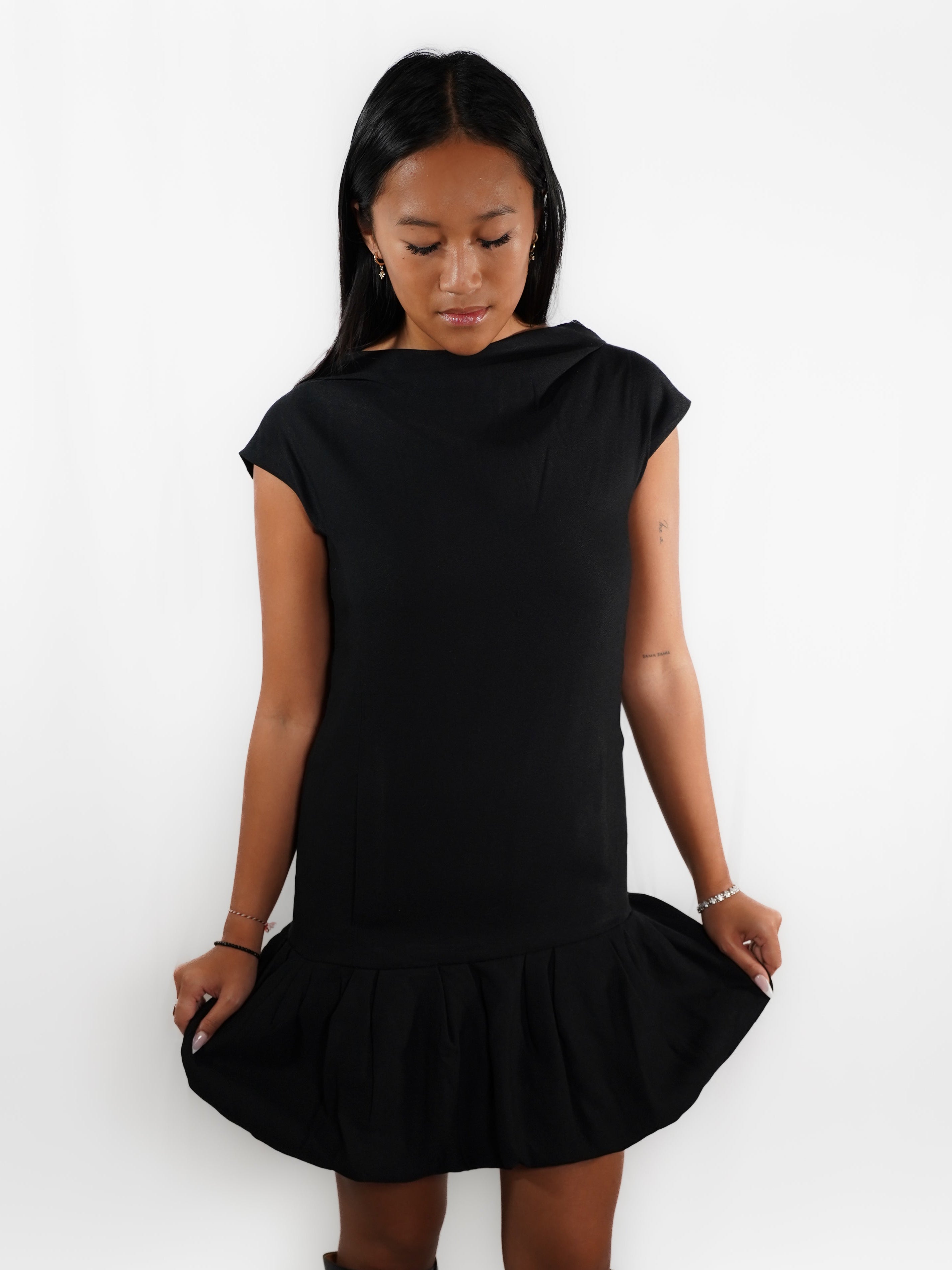 La robe noire Valentino