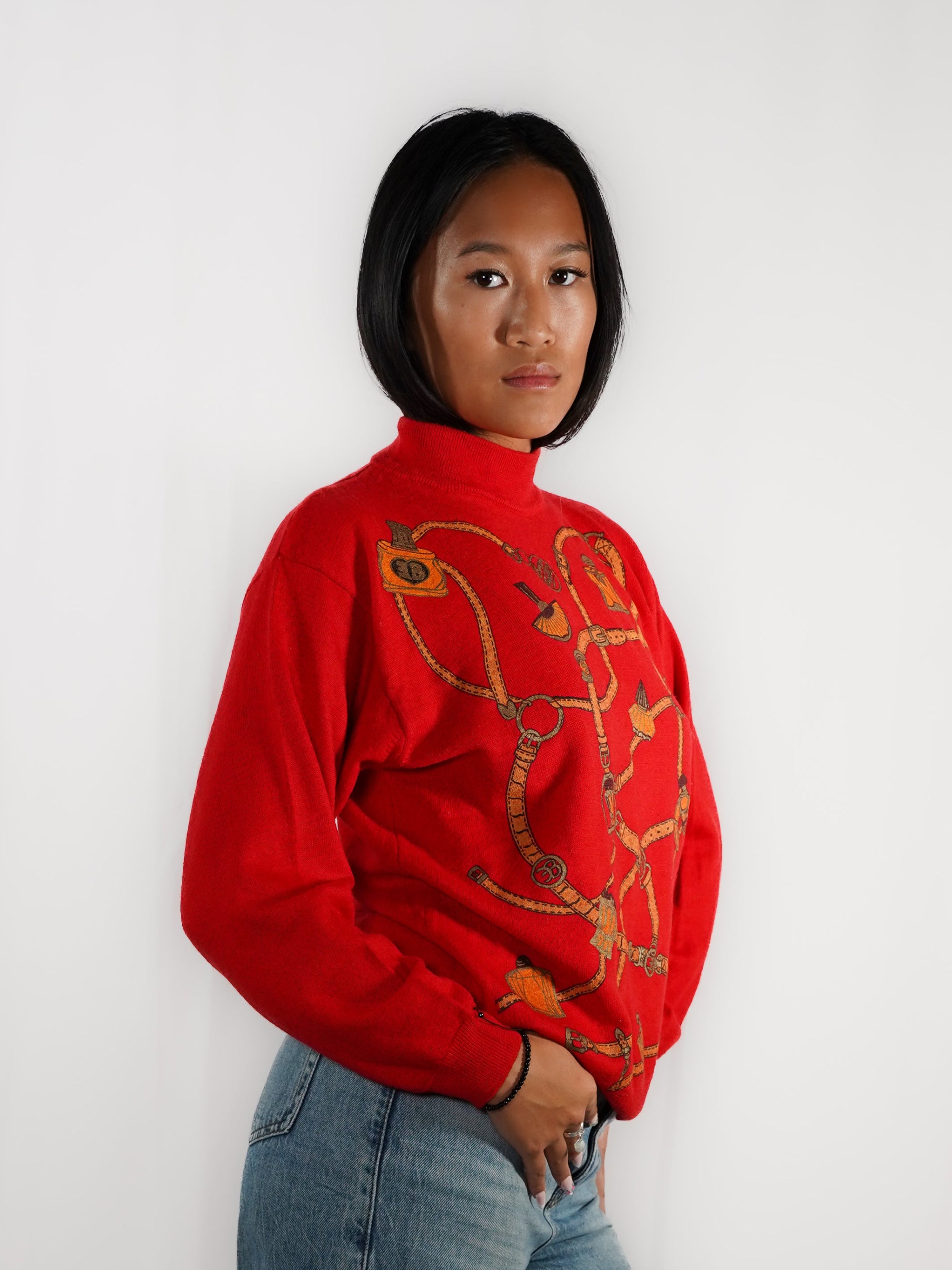 Le pull rouge imprimé
