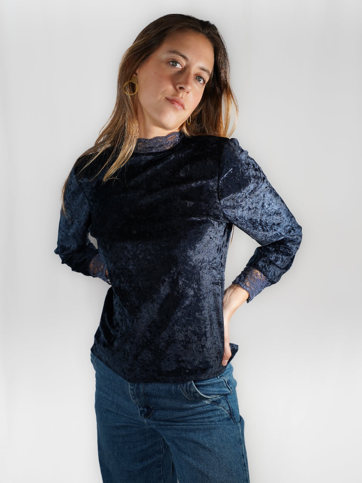 Le top en velours bleu